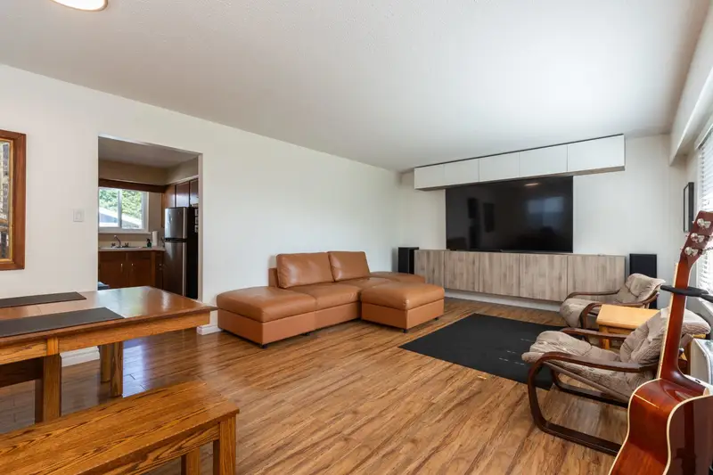 15873 VINE AVENUE - photo 4 of 23