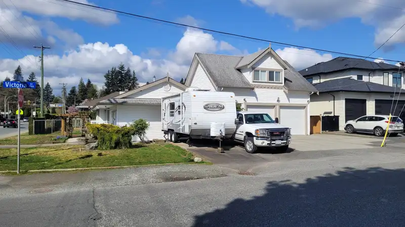 31819 OLD YALE ROAD - photo 2 of 40
