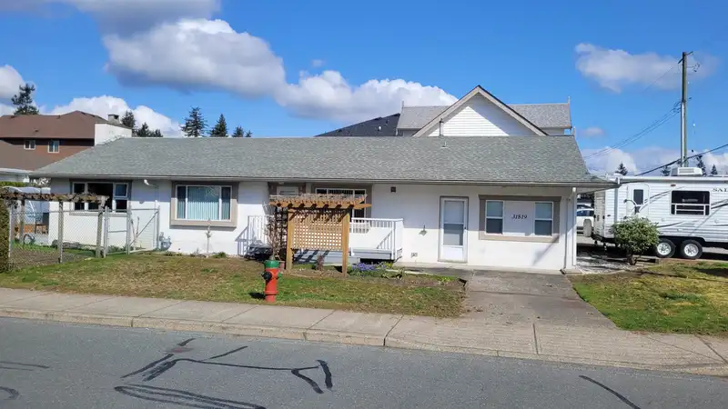 31819 OLD YALE ROAD - photo 4 of 40