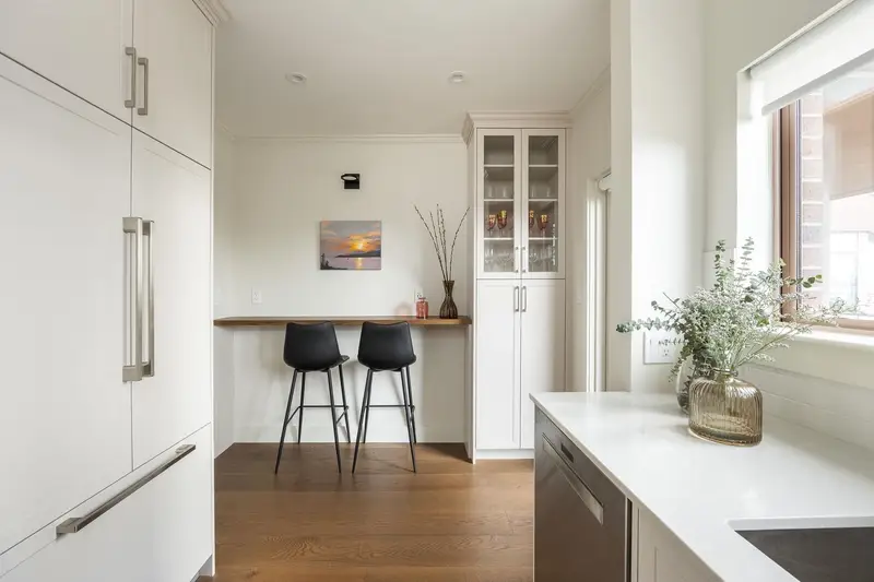 308 2271 BELLEVUE AVENUE - photo 4 of 25