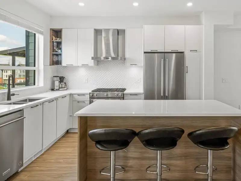 21 20150 81 AVENUE - photo 3 of 26