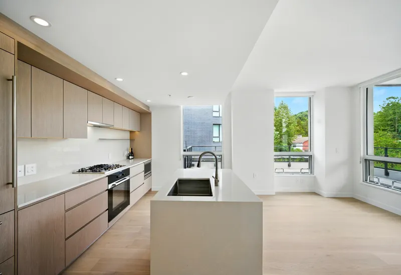 315 5212 CAMBIE STREET - photo 2 of 25