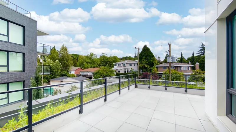 315 5212 CAMBIE STREET - photo 4 of 25