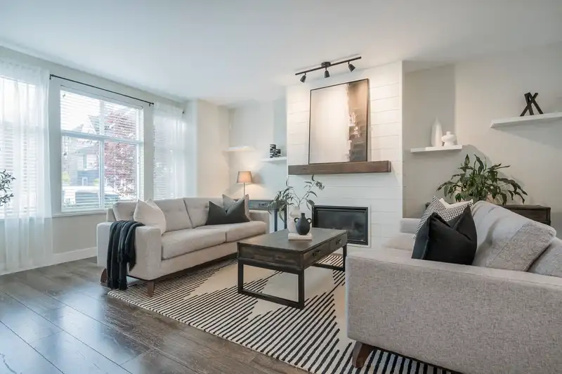 8433 207A STREET - photo 3 of 40