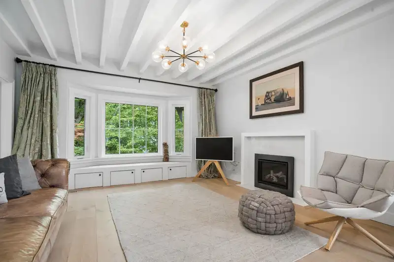 3426 W 11TH AVENUE - photo 3 of 38