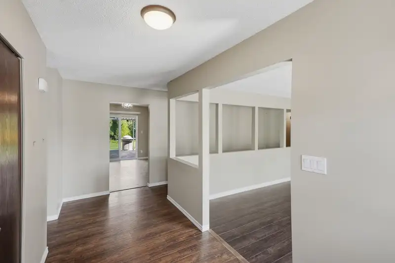 26959 33 AVENUE - photo 4 of 40