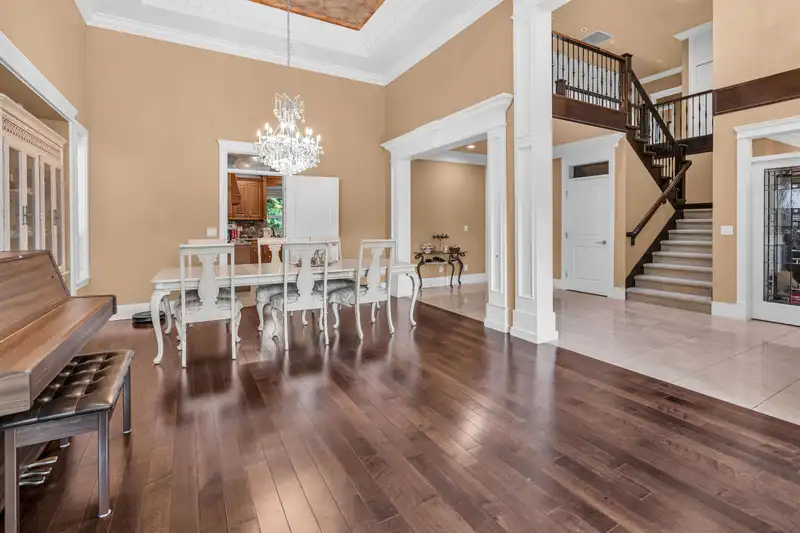 8120 ELSMORE ROAD - photo 4 of 37