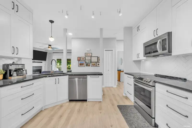 1 21579 88B AVENUE - photo 1 of 40