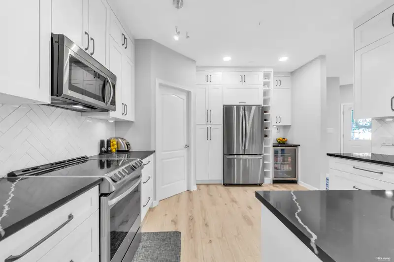 1 21579 88B AVENUE - photo 2 of 40