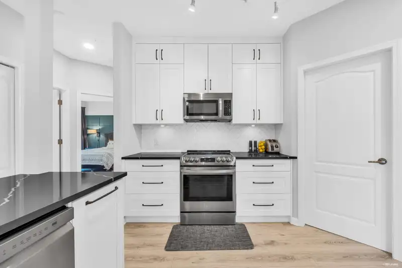 1 21579 88B AVENUE - photo 3 of 40