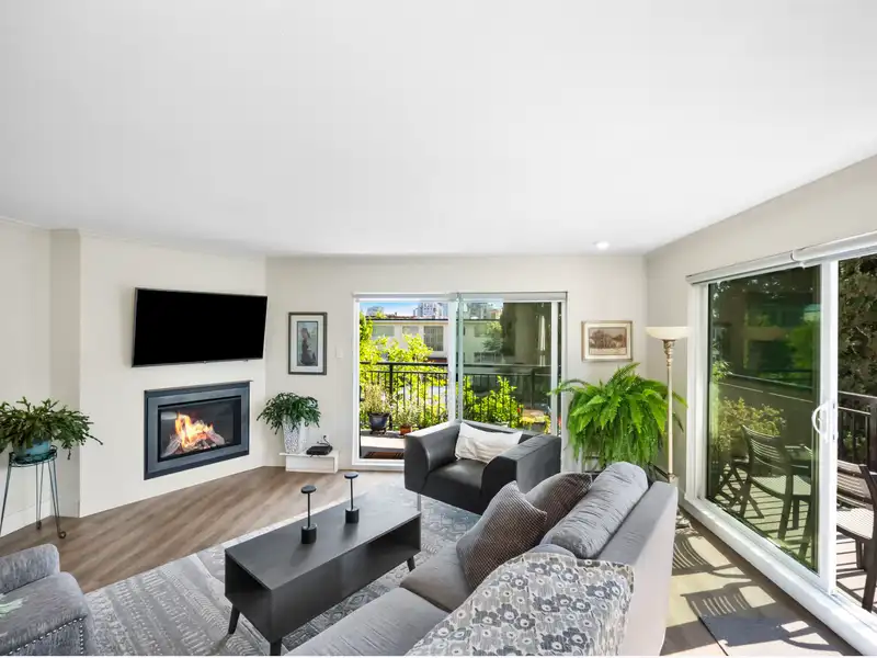 202 134 W 20TH STREET - photo 1 of 31