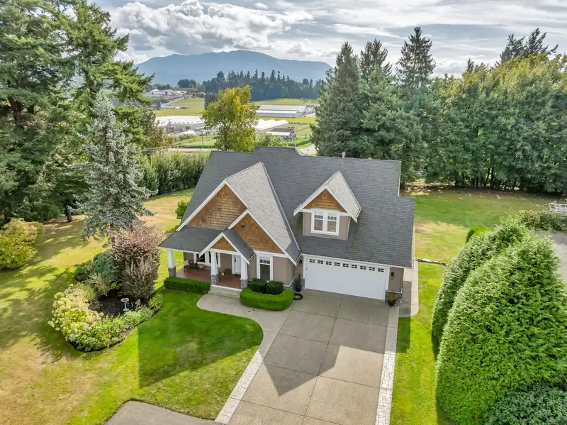 487 MCKENZIE ROAD - photo 1 of 40