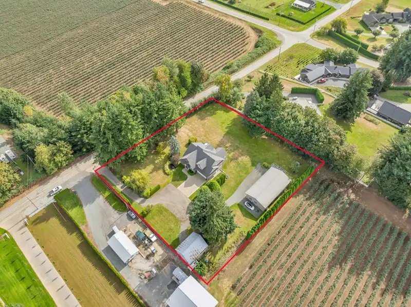 487 MCKENZIE ROAD - photo 3 of 40