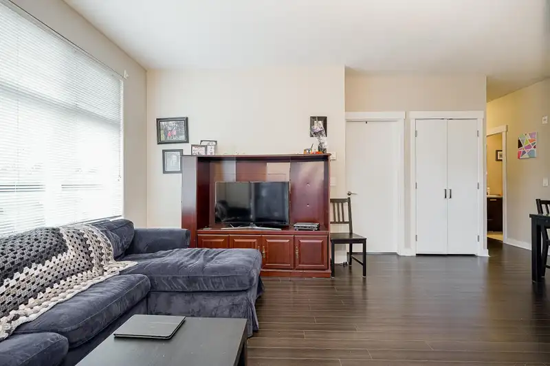 218 18818 68 AVENUE - photo 4 of 15