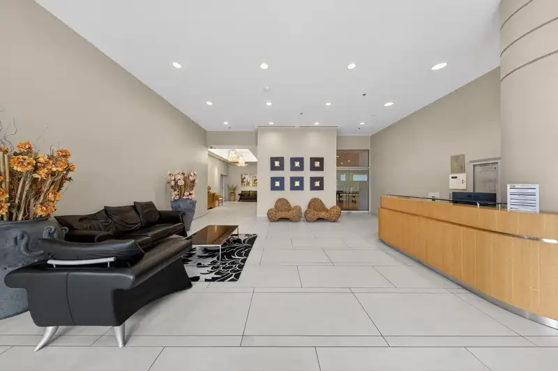621 8080 CAMBIE ROAD - photo 2 of 18