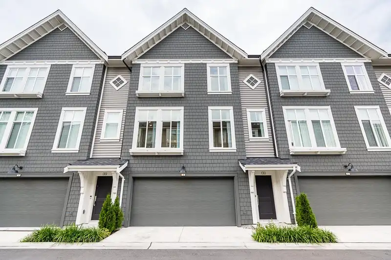 51 14151 58A AVENUE - photo 1 of 12