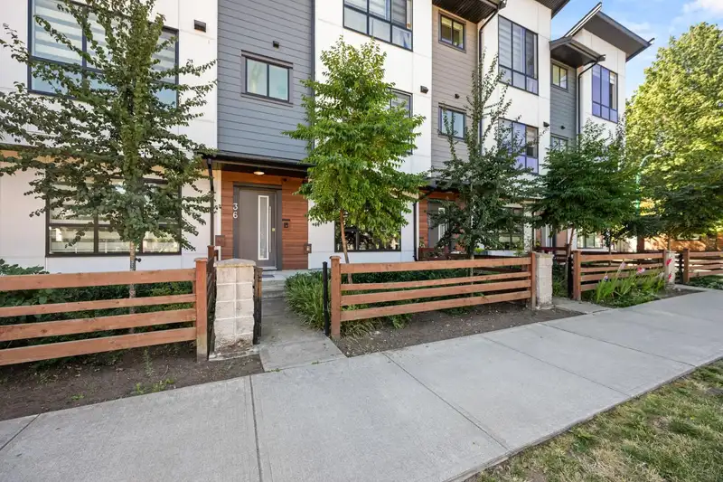 36 7177 194A STREET - photo 3 of 39