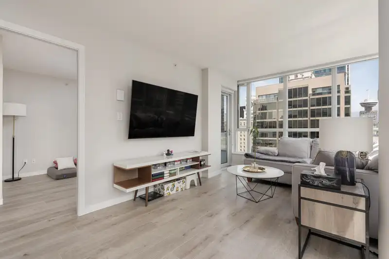 1503 833 SEYMOUR STREET - photo 4 of 30