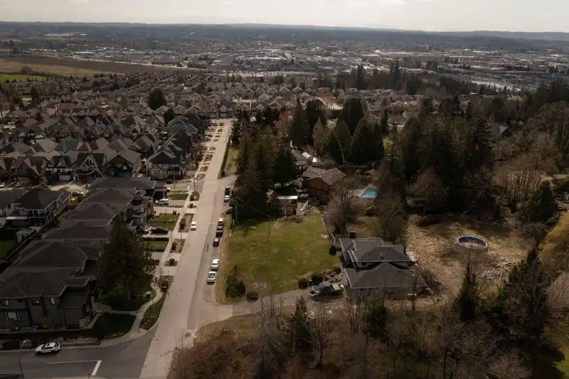 6931 205 STREET - photo 3 of 3