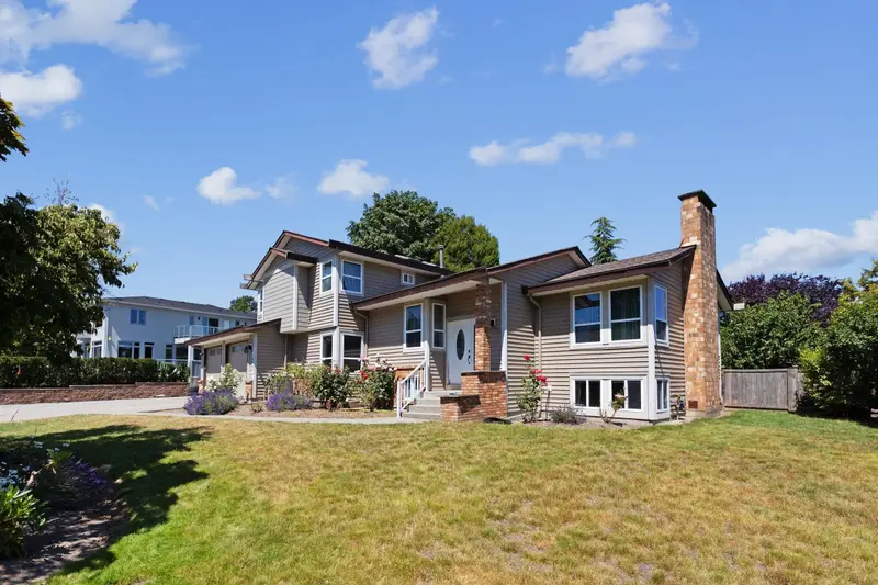 18827 57 AVENUE - photo 2 of 25