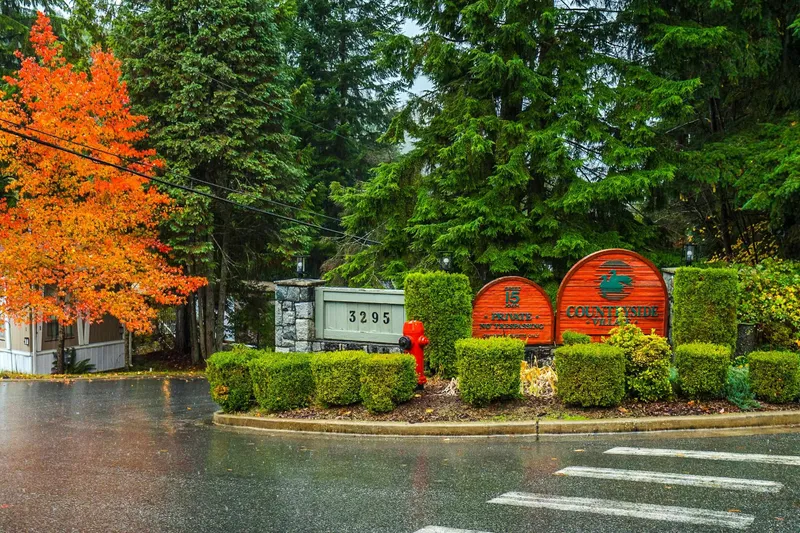 69 3295 SUNNYSIDE ROAD - photo 2 of 25