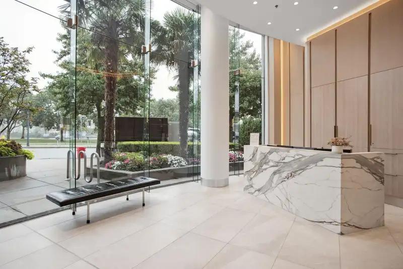 1003 1033 MARINASIDE CRESCENT - photo 4 of 31