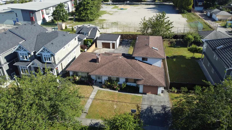 2435 E 38TH AVENUE - photo 3 of 17