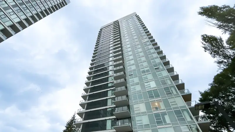 1704 595 AUSTIN AVENUE - photo 2 of 25