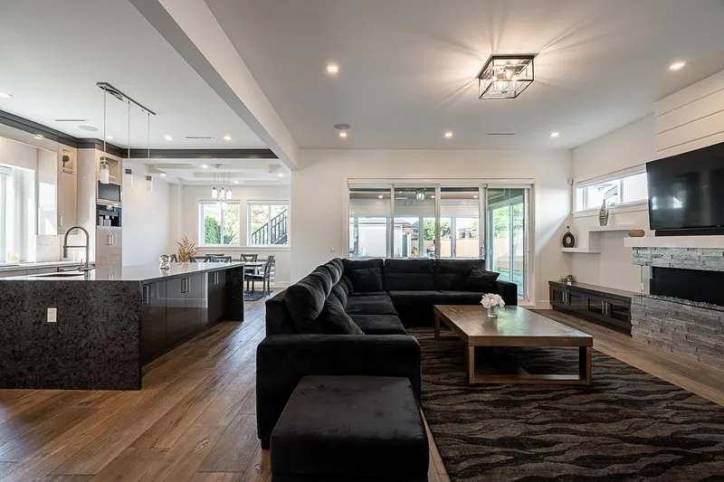 4929 53 STREET - photo 2 of 25