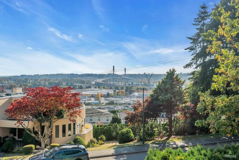 2233 MONASHEE COURT - photo 2 of 25