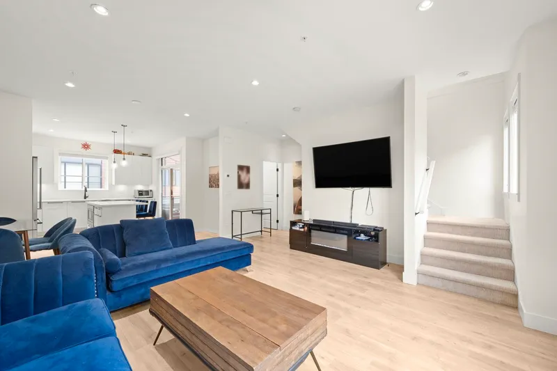 37 19897 75A AVENUE - photo 1 of 25