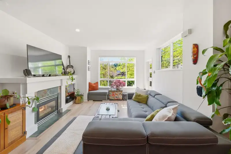 23 15 FOREST PARK WAY - photo 2 of 40