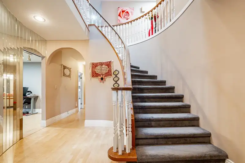 12276 75A AVENUE - photo 4 of 40