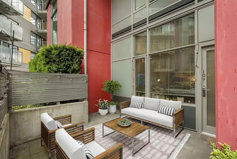 109 417 GREAT NORTHERN WAY - photo 1 of 19