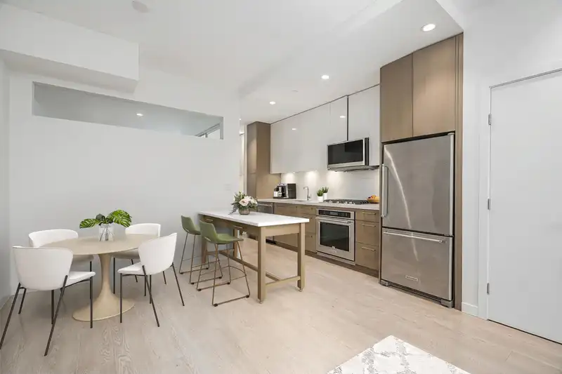 109 417 GREAT NORTHERN WAY - photo 4 of 19