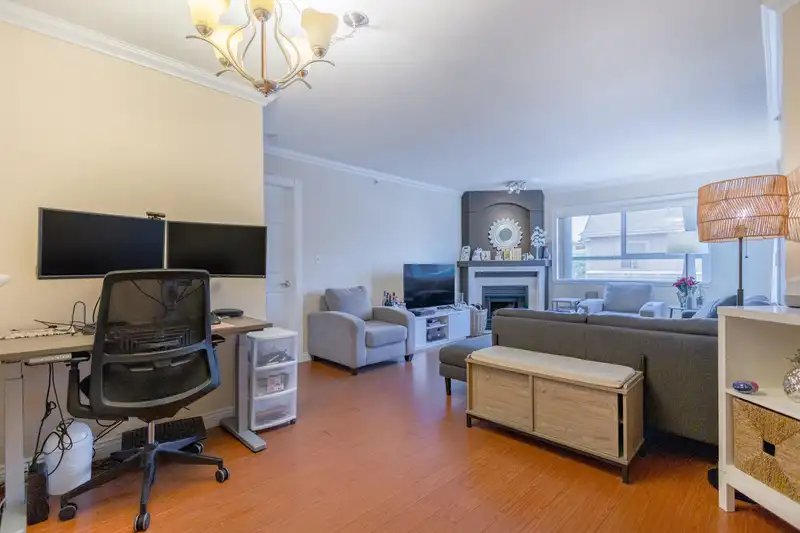 PH8 2405 KAMLOOPS STREET - photo 2 of 14
