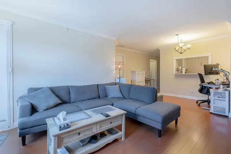 PH8 2405 KAMLOOPS STREET - photo 3 of 14