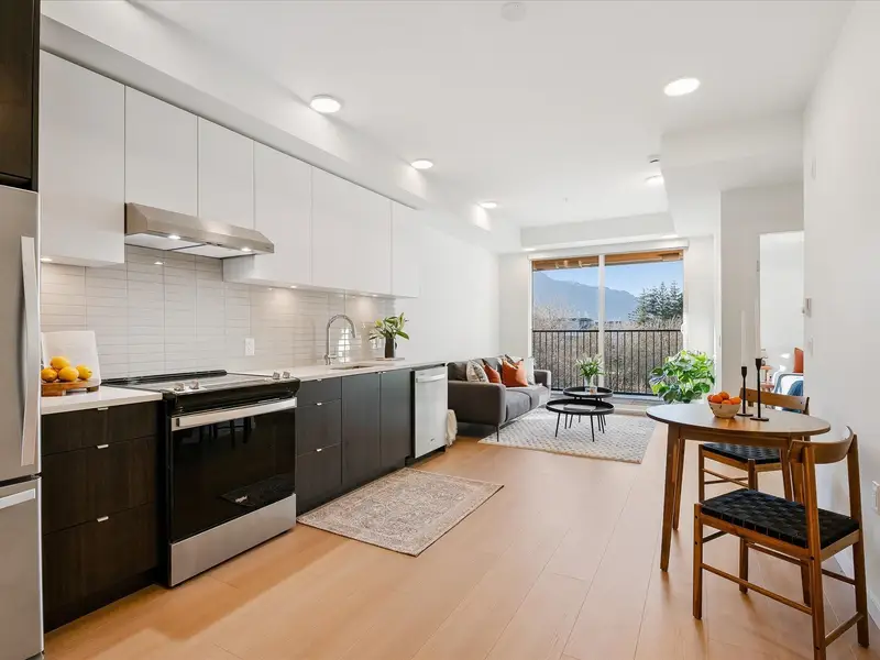 502 37994 SECOND AVENUE - photo 3 of 21