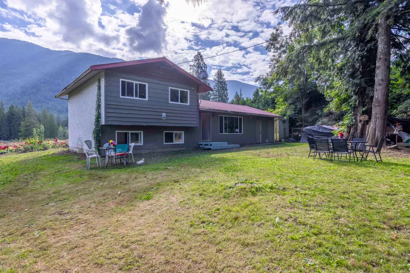 13842 SPRATT ROAD - photo 3 of 25