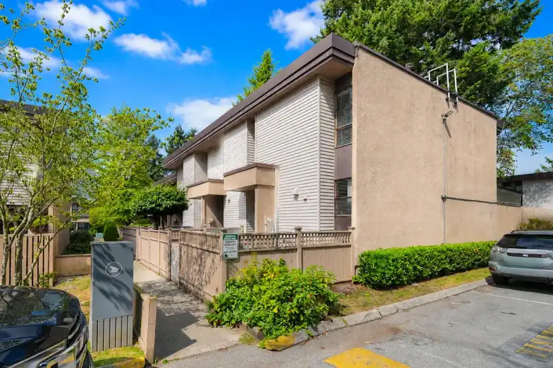 36 13795 102 AVENUE - photo 1 of 38