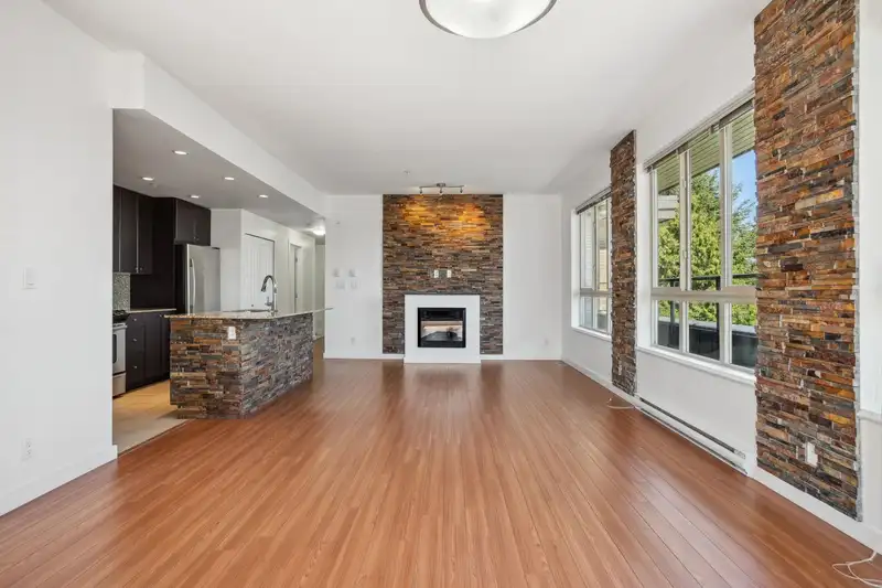 306 225 FRANCIS WAY - photo 3 of 33