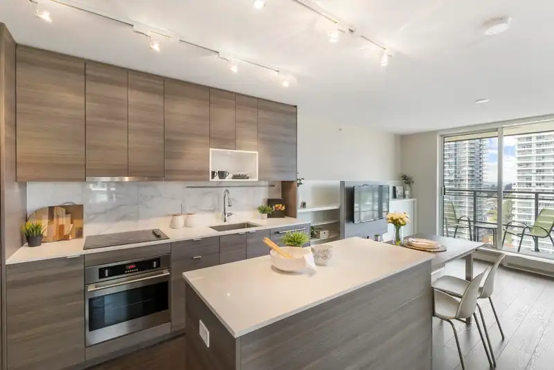 2305 13398 104 AVENUE - photo 1 of 22