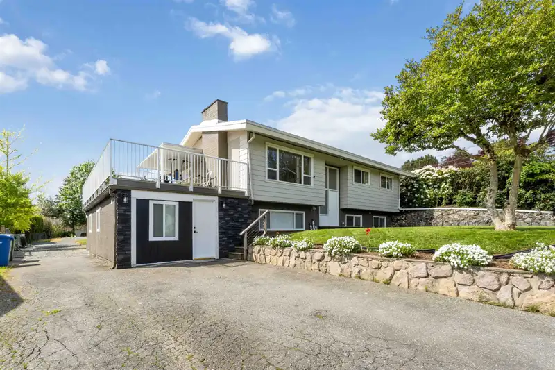 29366 DUNCAN AVENUE - photo 4 of 37