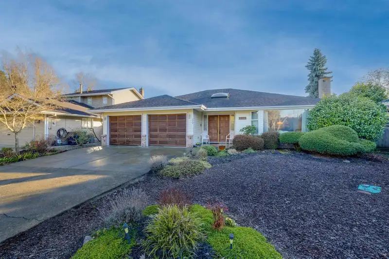 10740 AGASSIZ COURT - photo 2 of 25