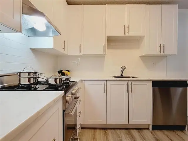 308 45749 SPADINA AVENUE - photo 2 of 17