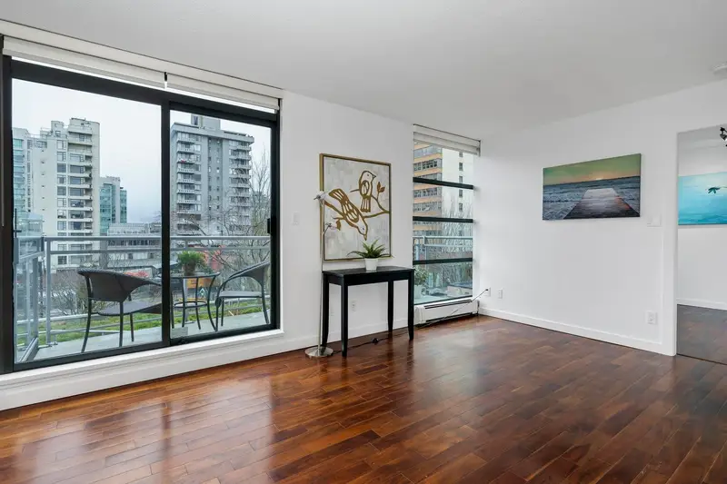 308 1688 ROBSON STREET - photo 2 of 20