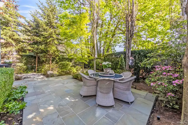 3113 W 42ND AVENUE - photo 2 of 40