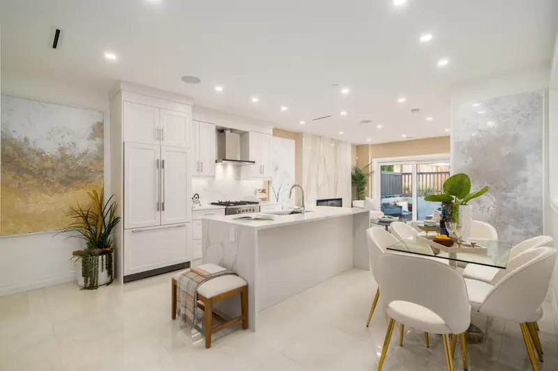 2523 W 8TH AVENUE - photo 3 of 22