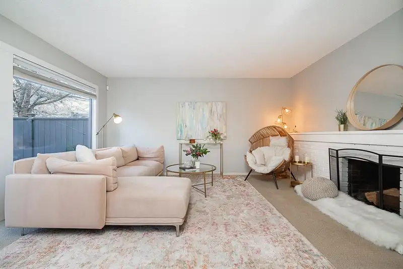 1041 HERITAGE BOULEVARD - photo 3 of 40