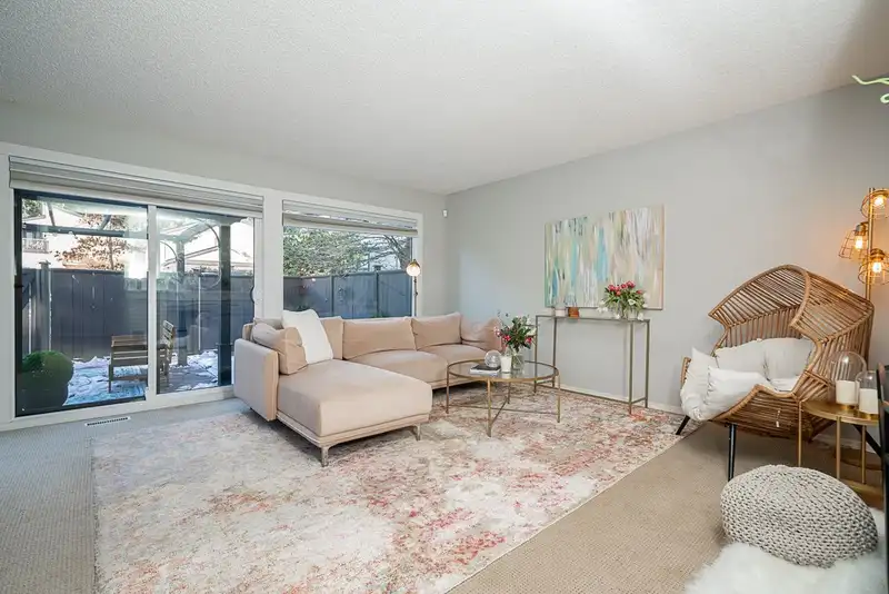 1041 HERITAGE BOULEVARD - photo 4 of 40